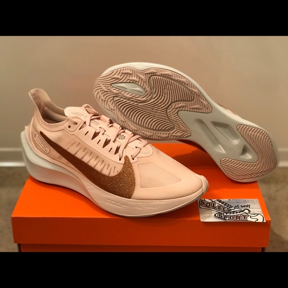 NEW Nike Zoom Gravity Running Shoes Gold Pink - Picture 4 of 8